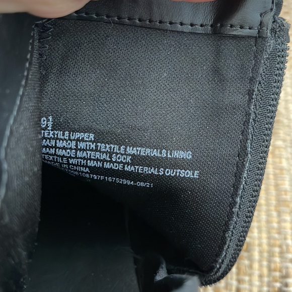 Chelsea black ankle boot 9.5 universal thread - Picture 6 of 7